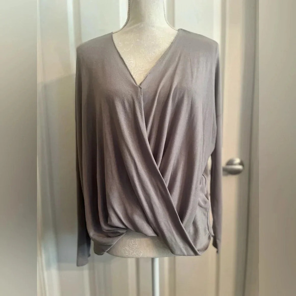 Altar'd State Gray‎ V-Neck Shirt Small Surplice Top - Picture 3 of 6